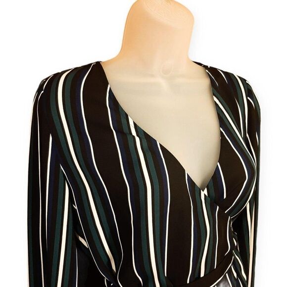 Express Pinstripe Wrap Top size Small NWT - Picture 3 of 7